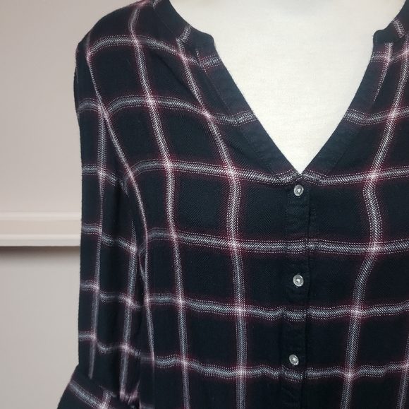 Calvin Klein shirt, size medium, black and red - Picture 5 of 5